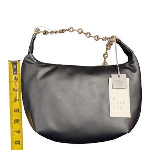 ⭐Bb Jewelry Chain Handbag Clutch Purse - A New Day Black, Metal Chain Strap Gold